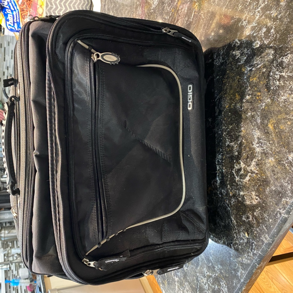 OGIO custom Lucin laptop/MacBook wheeled bag with telescoping handle
